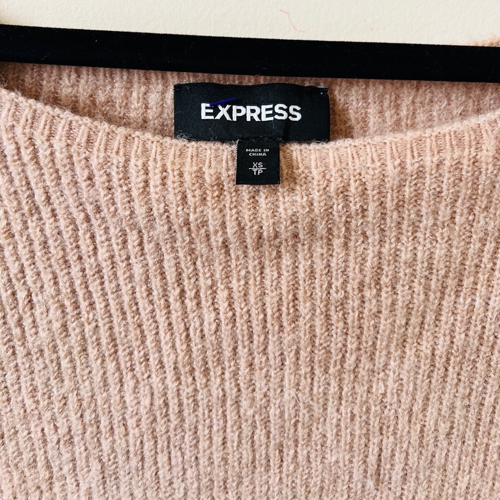 Express Balloon Sleeve Cropped Sweater - Picture 3 of 8